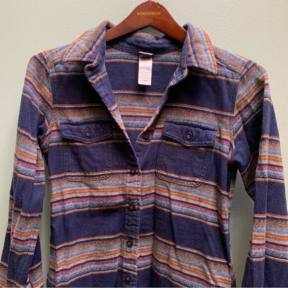 Patagonia Women’s Flannel Button Up Size Small - Picture 3 of 4